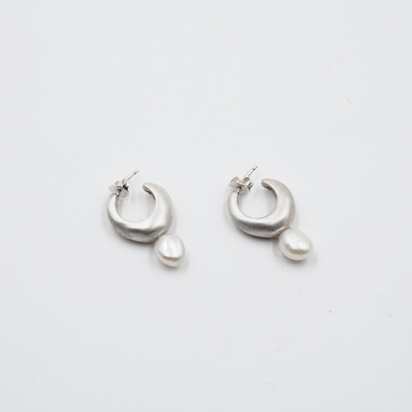 Noon Pearl Hoops