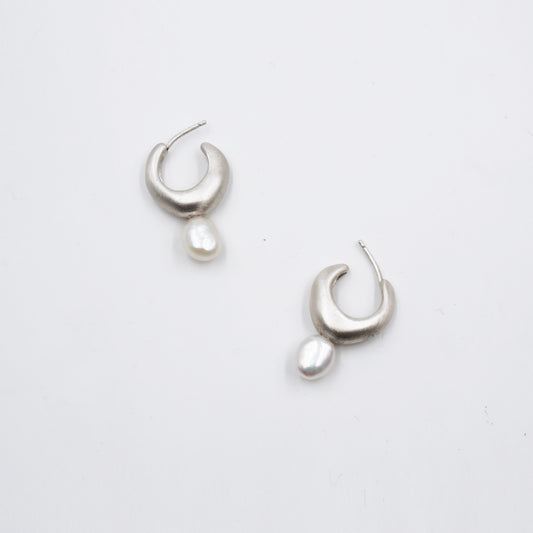 Noon Pearl Hoops